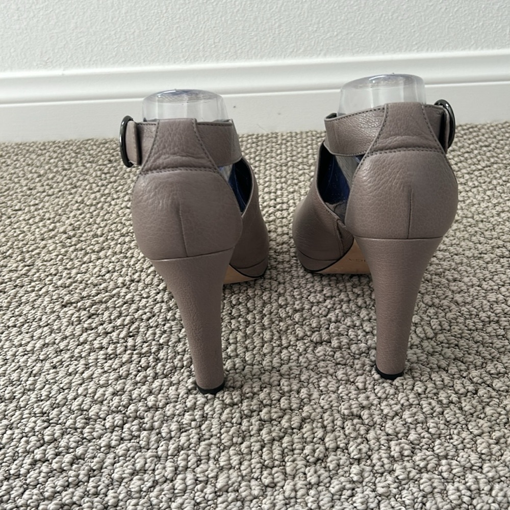 Via Spiga Chic Taupe Open-Toe Heels - Picture 3 of 10